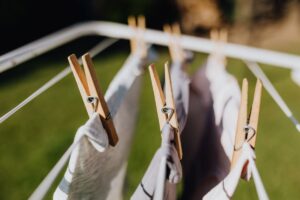 panni stesi sullo stendino