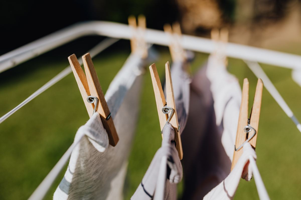 panni stesi sullo stendino